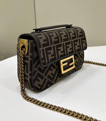 FENDI Baguette Bag