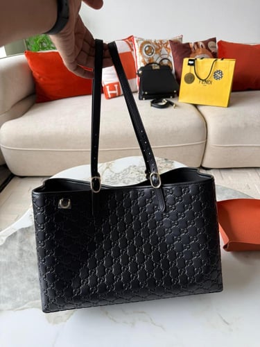 Gucci Diana jumbo GG mini bag