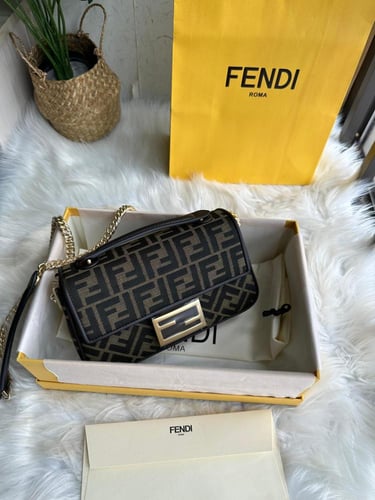 FENDI baguette