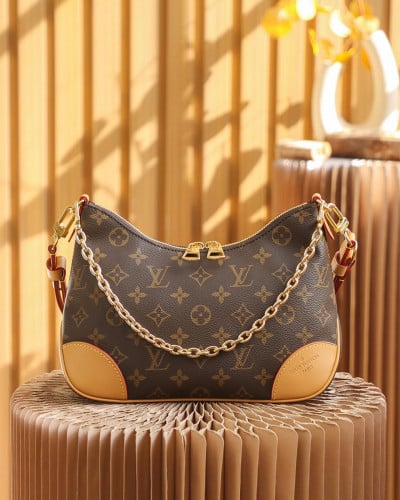 LV BOULOGNE BAG – Natural