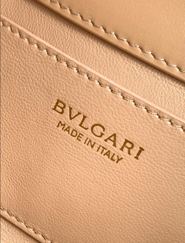 BVLGARI Serpenti Forever Phone Case بيج