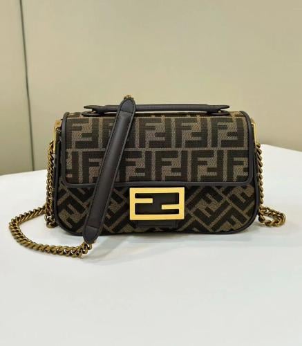 FENDI Baguette Bag