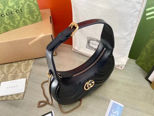 GG Marmont half-moon-shaped mini bag