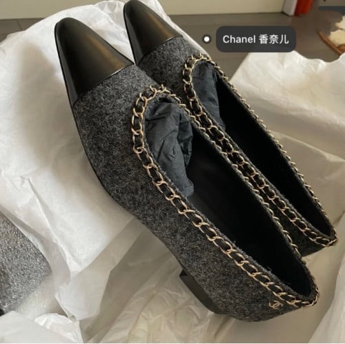 CHANEL heels
