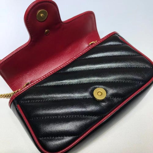 GG Marmont matelassé leather super mini bag