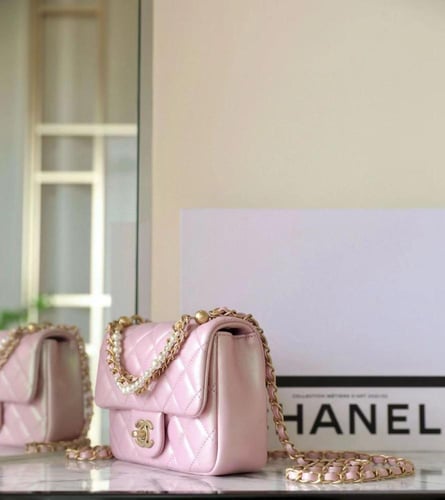 CHANEL pearl flap bag