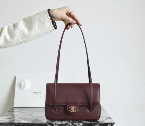 Chanel 26P size 22cm