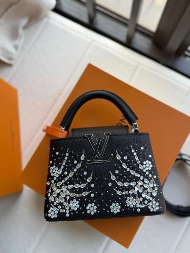 LV CAPUCINES