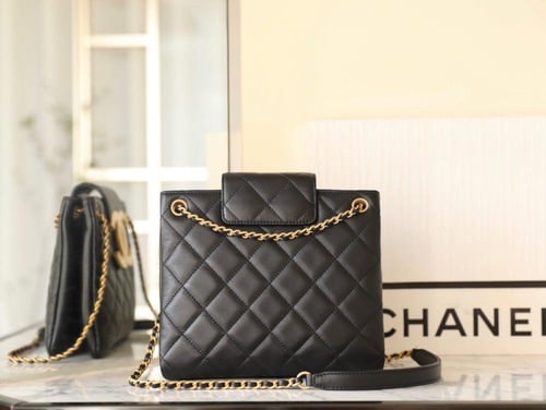 CHANEL Logo bag