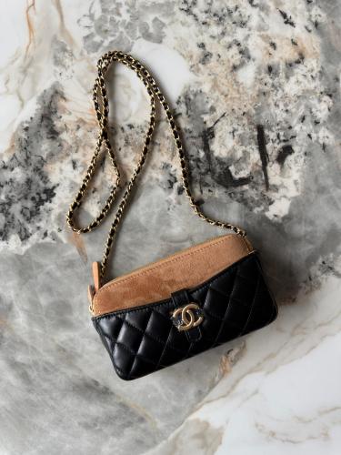 CHANEL cross bag