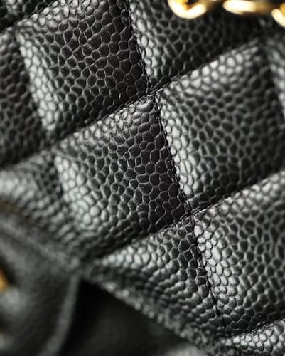 CLASSIC HANDBAG Grained Calfskin & gold-Tone Metal