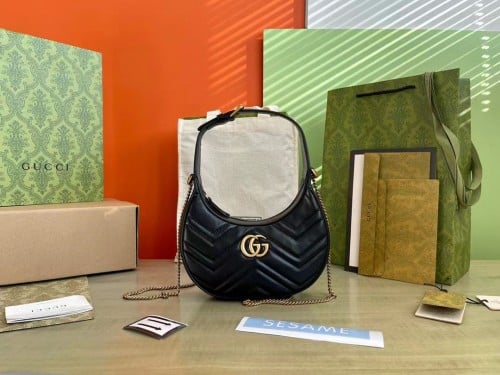 GG Marmont half-moon-shaped mini bag