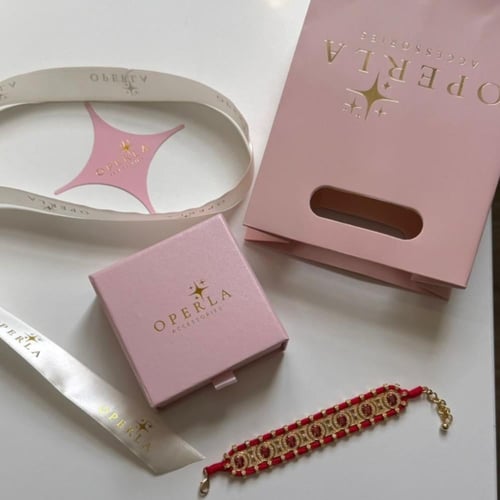 أسوارة بيرلا أحمر