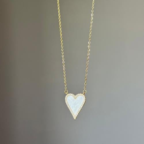 White heart ذهبي