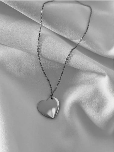 قلادة القلب فضي
