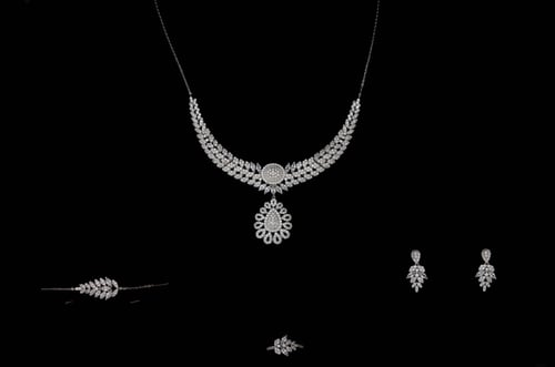 طقم نسائي الدانة فضه