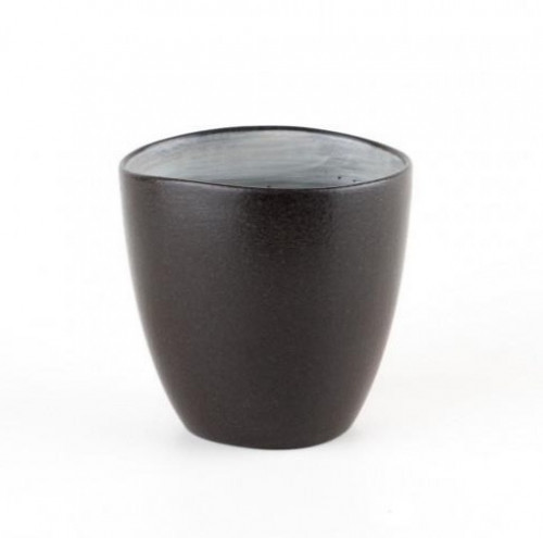 كوب فخار بلون رمادي من الداخل واسود من الخارج