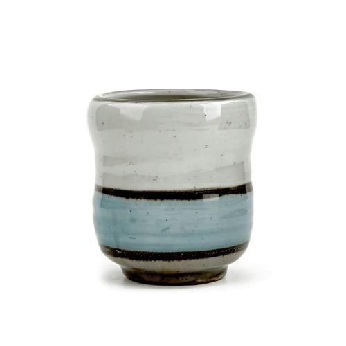 كوب فخار برسم ابيض وازرق واسود