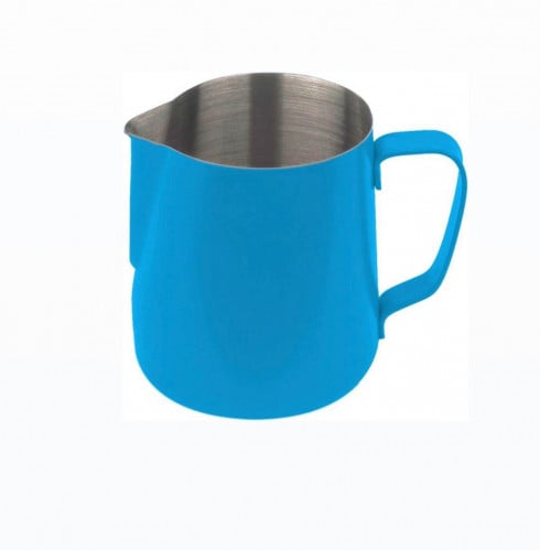 بتشر الحليب بلون الأزرق