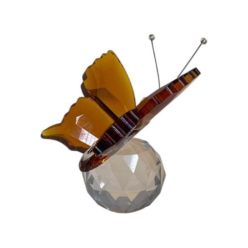 فراشة بلورية بني