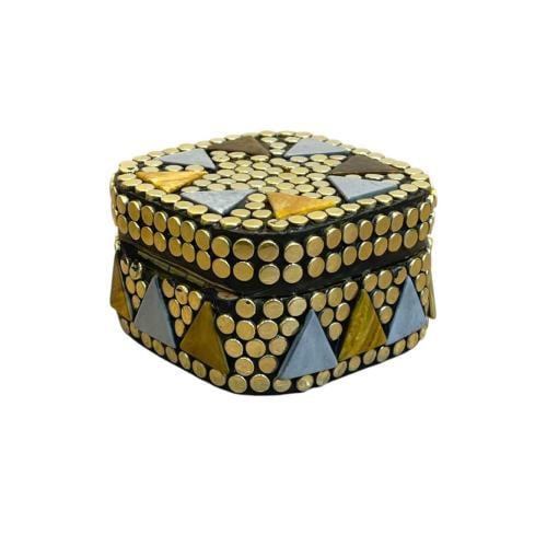 صندوق صغير مزين بفصوص هندي