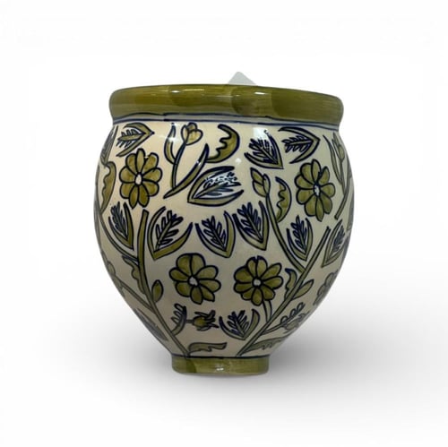 فازة خزف جدارية