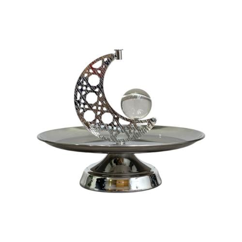 حامل ضيافة مع هلال رمضان