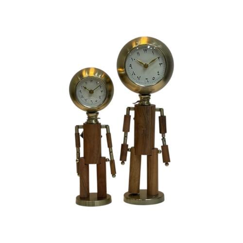 ساعه شكل روبوت خشبي