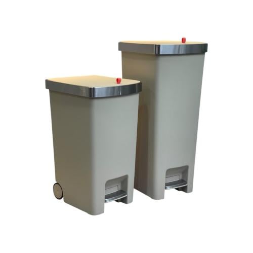 سلة مهملات بلاستيك بكفرات