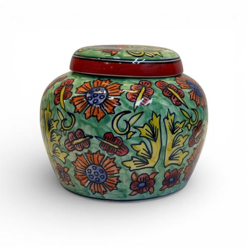 علبة مشجرة أخضر