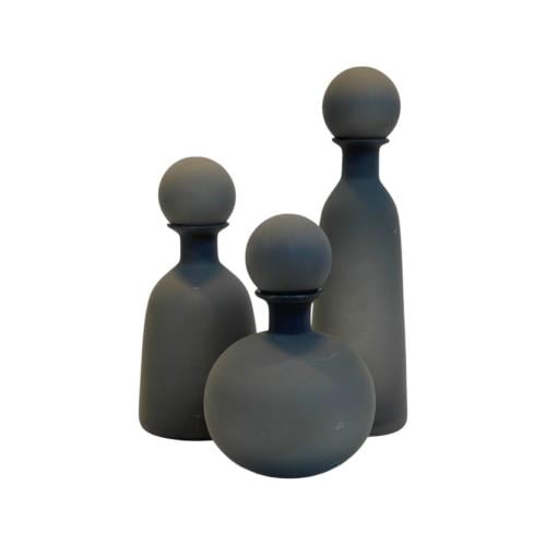 فازة زجاج رمادي ثلجي