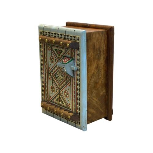 صندوق خشب شكل باب