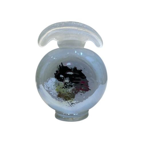 فازة ورد زجاج أبيض