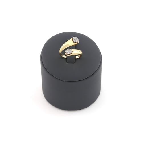 خاتم ذهب عيار 18 تصميم الماس الوزن : 3.4g