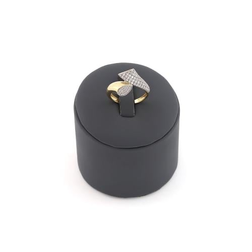 خاتم ذهب عيار 18 تصميم الماس الوزن : 3.3g