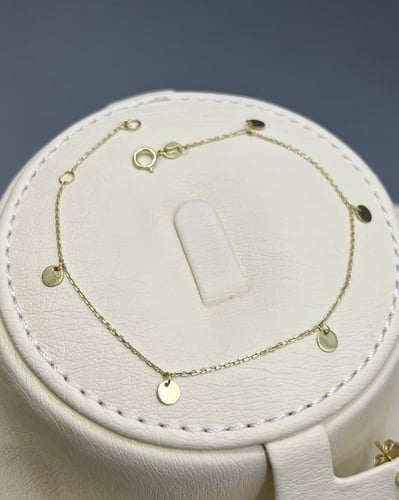 طقم ذهب صافي عيار 18 الوزن : 3.5g