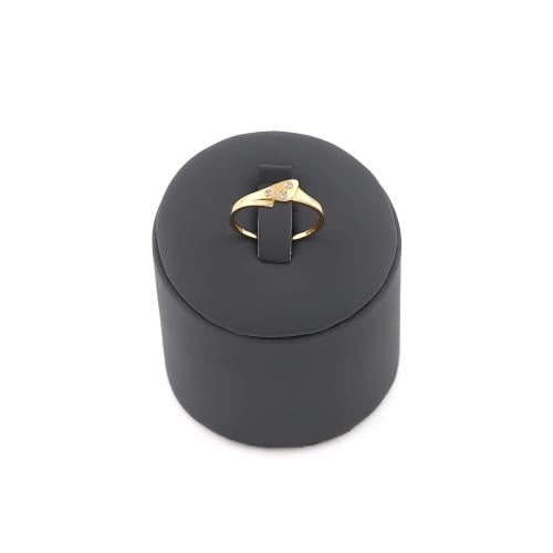 خاتم ذهب عيار 18 تصميم الماس الوزن : 1.7g