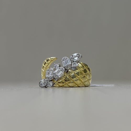 خاتم ذهب عيار 18 تصميم الماس الوزن : 4.9g