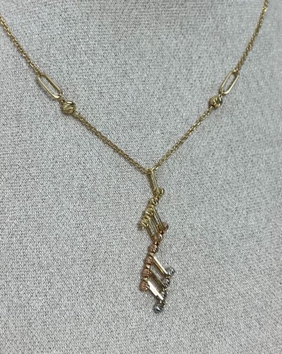 عقد ذهب صافي مكس عيار 18 الوزن : 5.1g