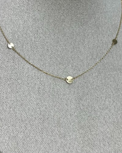 عقد ذهب صافي عيار 18 الوزن : 1.4g