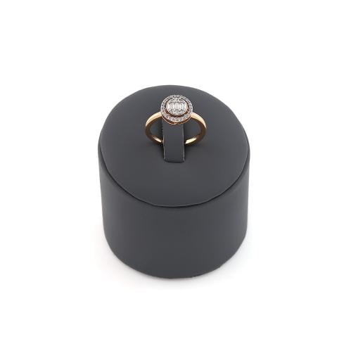 خاتم ذهب عيار 18 تصميم الماس الوزن : 4.1g