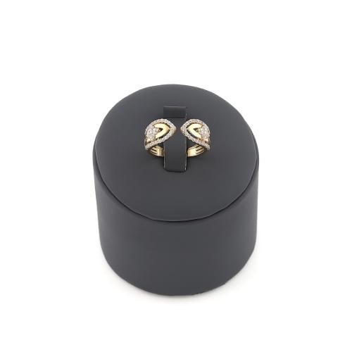 خاتم ذهب عيار 18 تصميم الماس الوزن : 2.4g