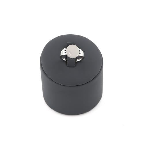 خاتم ذهب عيار 18 تصميم الماس الوزن : 2.5g
