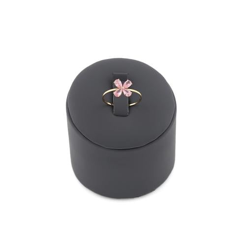 خاتم ذهب عيار 18 تصميم الماس الوزن : 0.9g