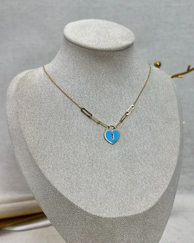 عقد ذهب عيار 18 مع لون ميناء الوزن : 3.4g