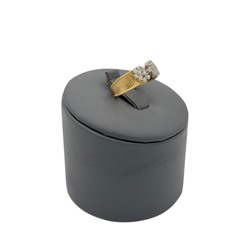 خاتم ذهب عيار 18 تصميم الماس الوزن : 3.1g