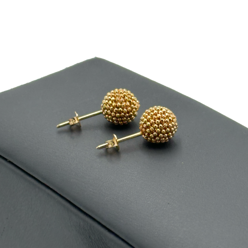 حلق ذهب صافي عيار 18 الوزن : 3g