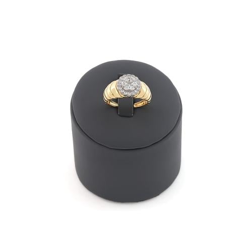 خاتم ذهب عيار 18 تصميم الماس الوزن : 5.1g