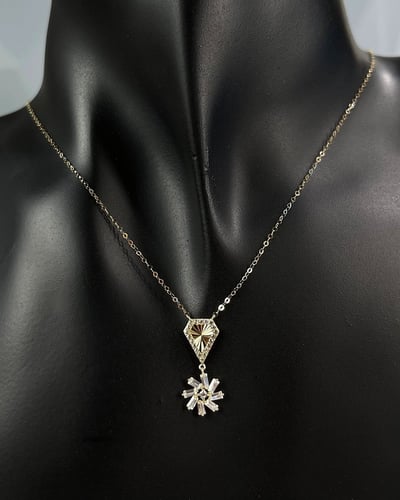 عقد ذهب عيار 18 تصميم ألماس الوزن:0.9g