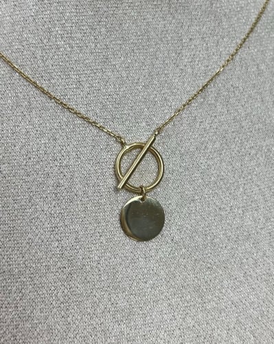 عقد ذهب صافي عيار 18 الوزن : 2.5g